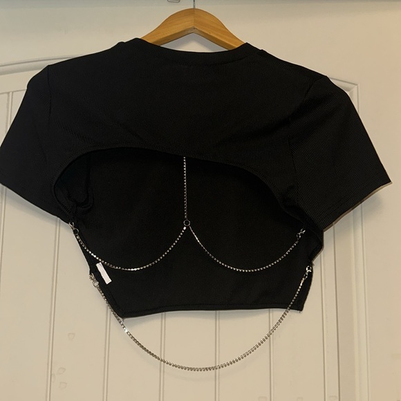 Cute black crop top - Picture 2 of 2